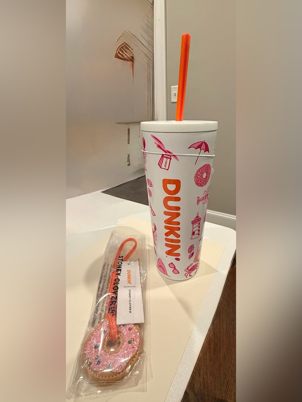 NWT Dunkin New England Insulated Tumbler w/ Straw + Stoney Clover Ln Bag Charm